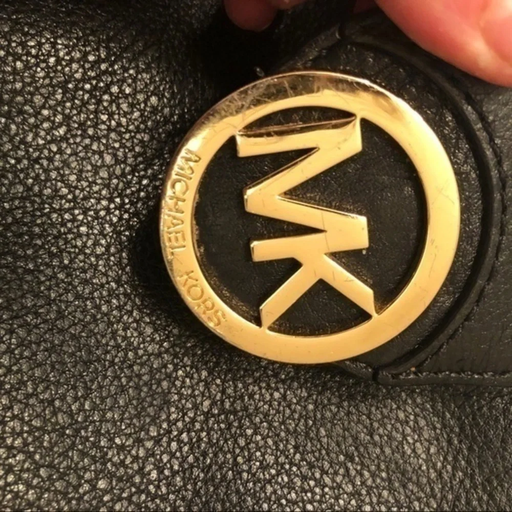 Michael kors black leather crossbody messenger bag